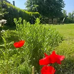 Casa de Férias Charmante Chapelle Aménagée à Eprave Rochefort